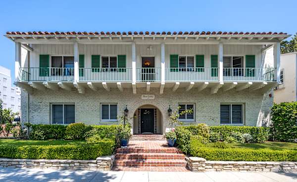 Don Carlos Apartments property